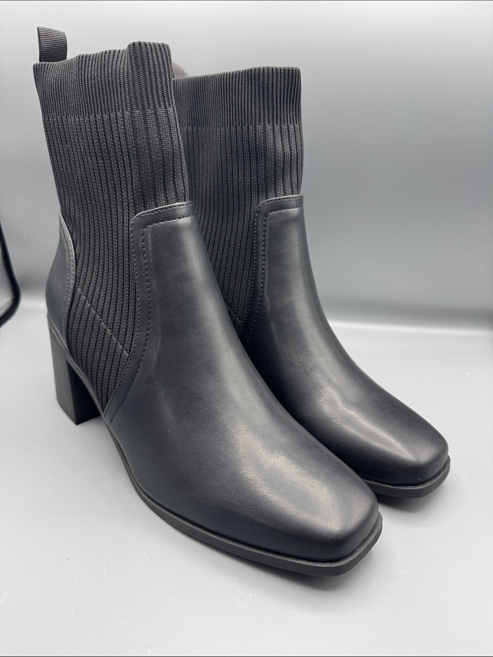 Journee Collection Women's Harlowe Booties